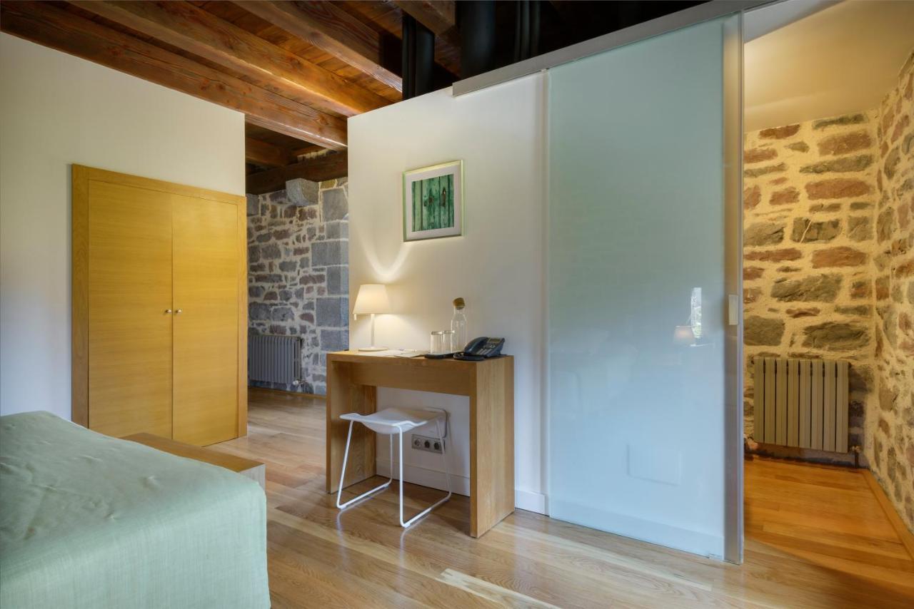 Hotel Rural Torre De Урис Экстерьер фото